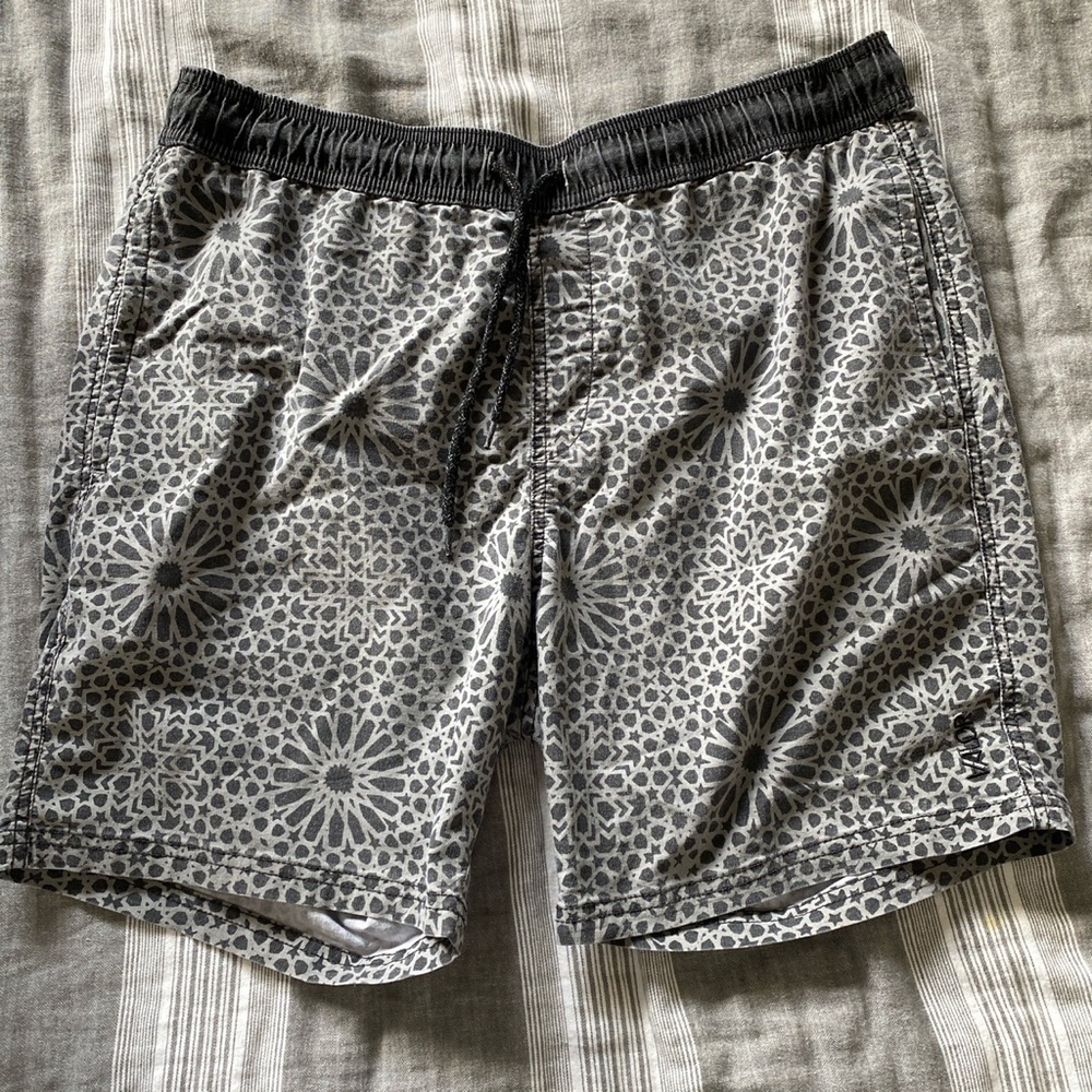 Valor Volley Shorts
